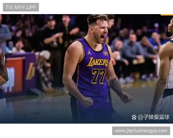 联盟焦点之战湖人逆转勇士压哨取胜詹姆斯末节爆发强势引热议不断