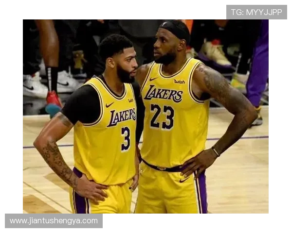 詹姆斯伤势恢复进展显著 湖人队迎接新赛季充满期待